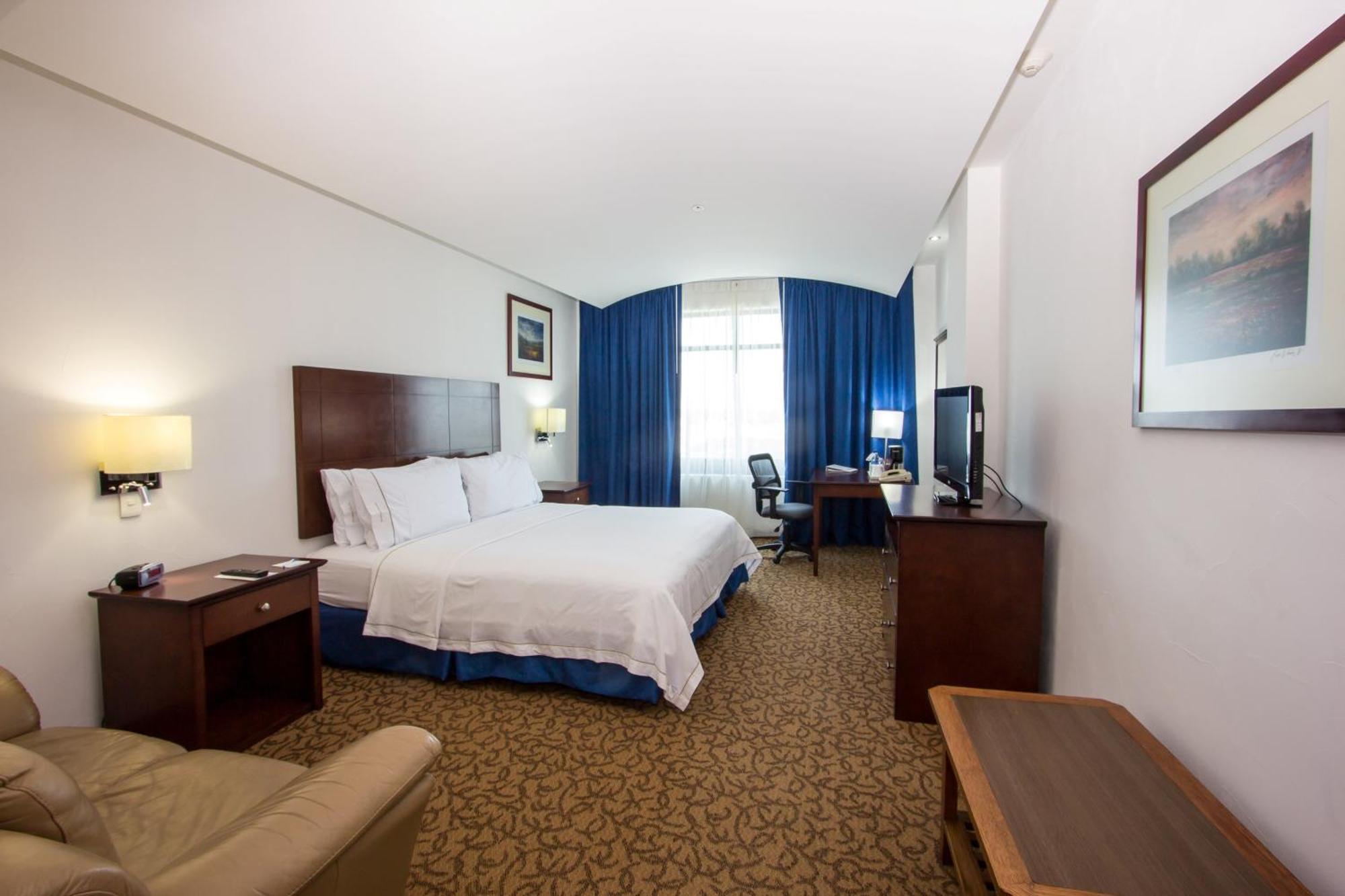 Holiday Inn Express Nuevo Laredo By Ihg Buitenkant foto
