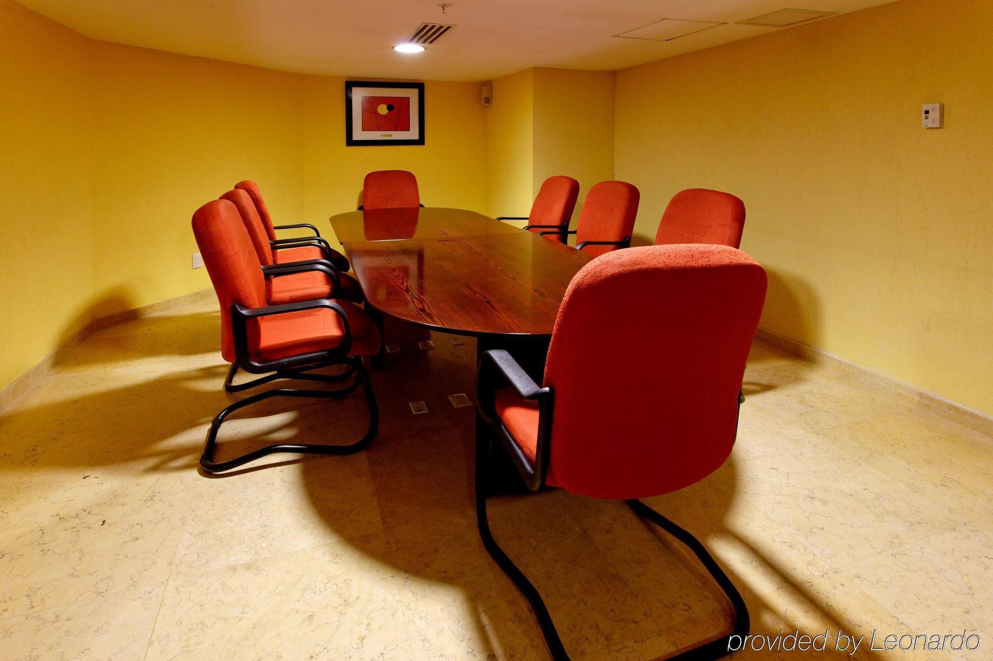 Holiday Inn Express Nuevo Laredo By Ihg Faciliteiten foto