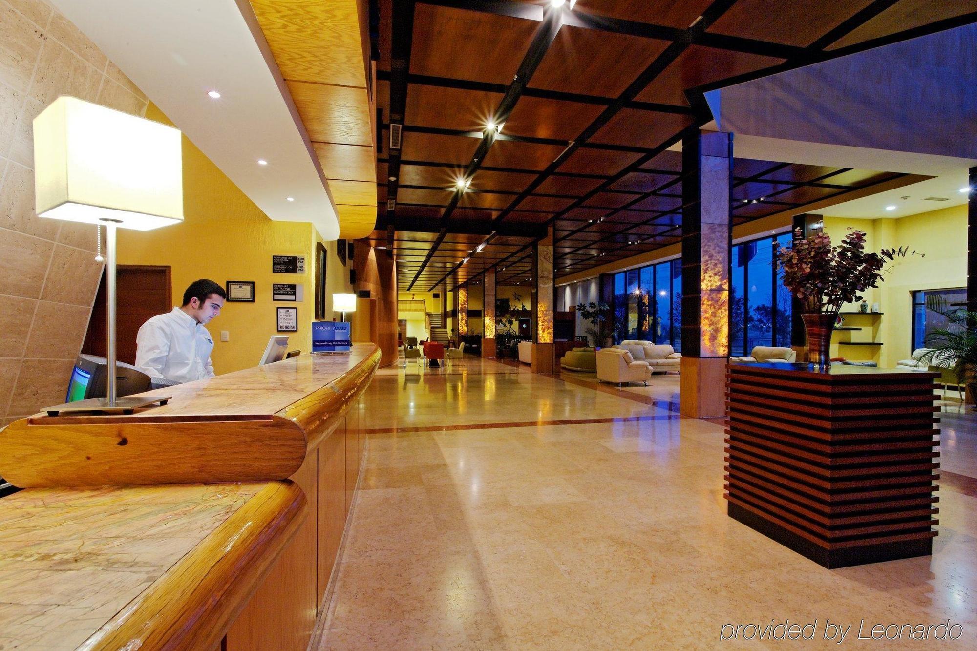 Holiday Inn Express Nuevo Laredo By Ihg Interieur foto