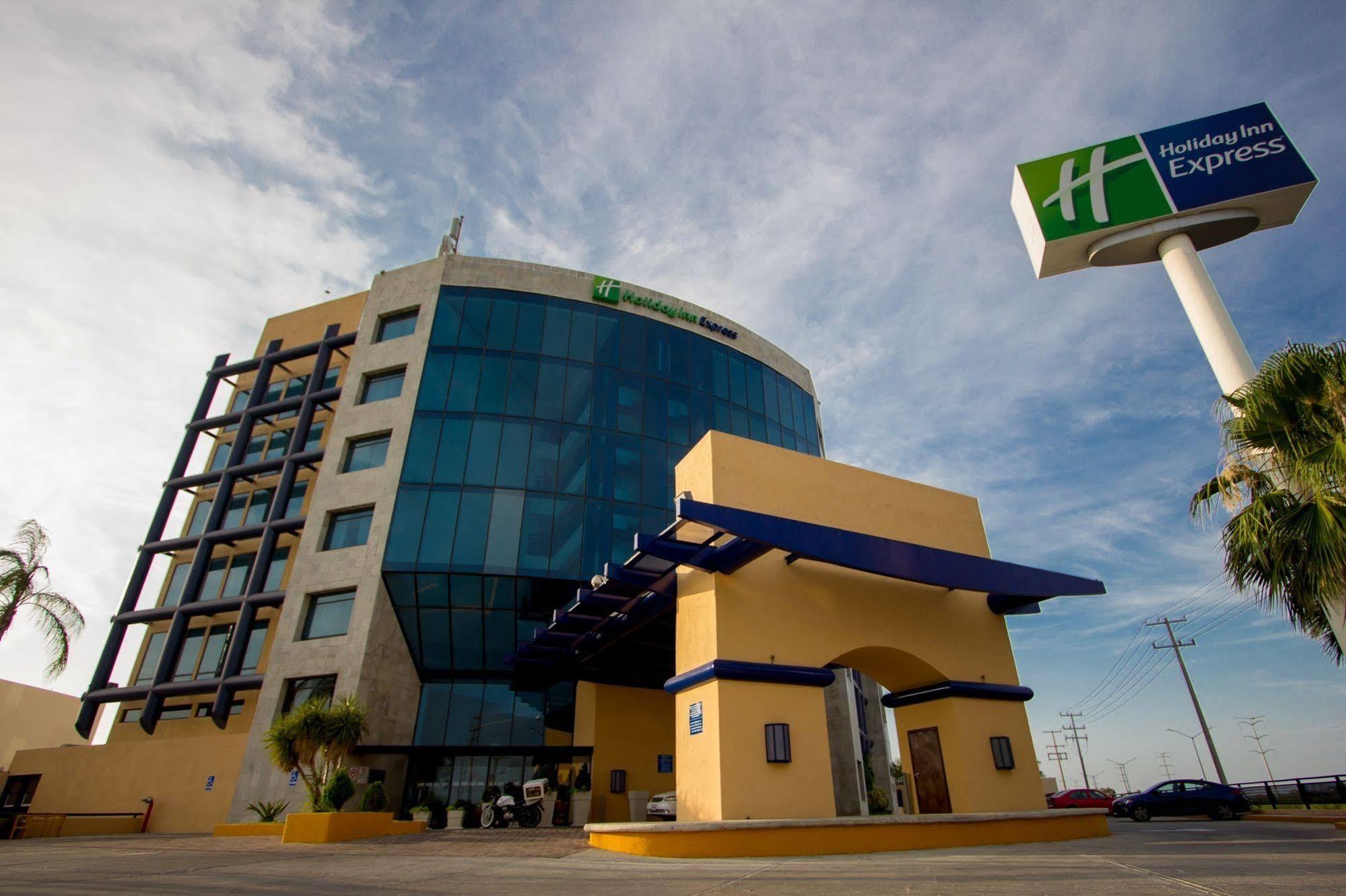 Holiday Inn Express Nuevo Laredo By Ihg Buitenkant foto