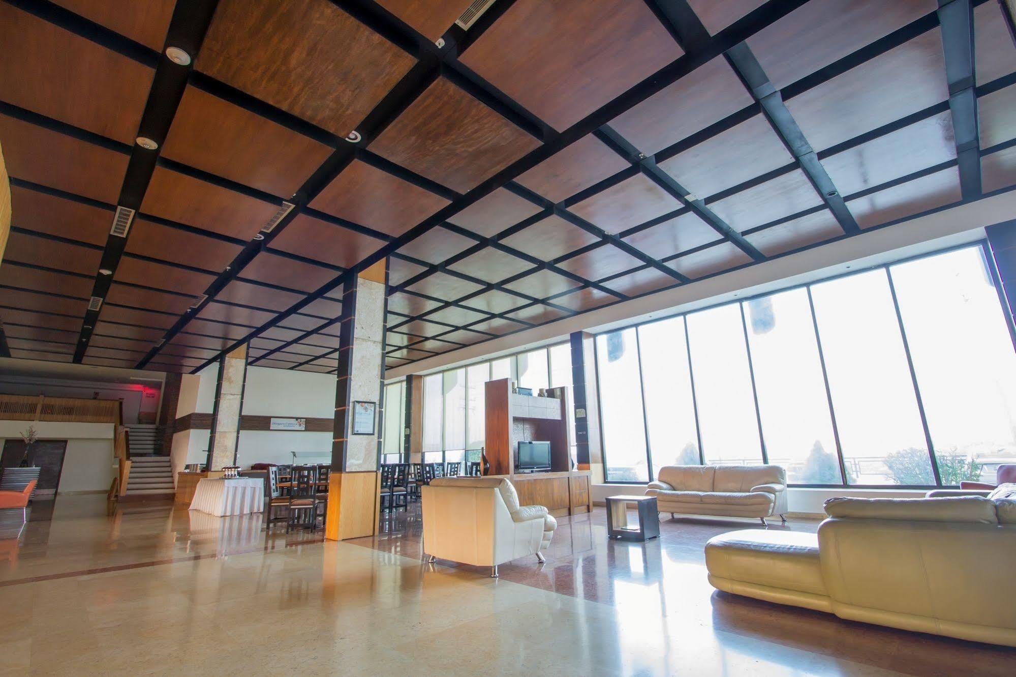 Holiday Inn Express Nuevo Laredo By Ihg Buitenkant foto